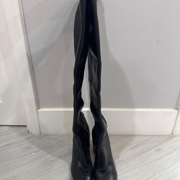 MK over the knee boots - Picture 2 of 3